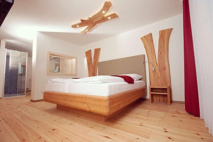 Room 10 of 45