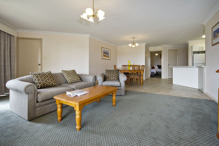 Room 16 of 44