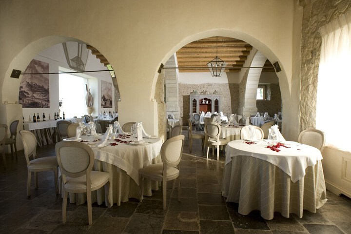 Dining 54 of 92