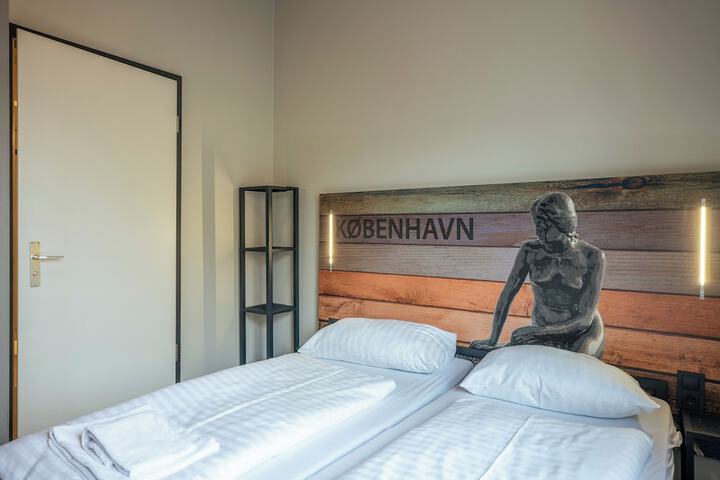 Room 28 of 59