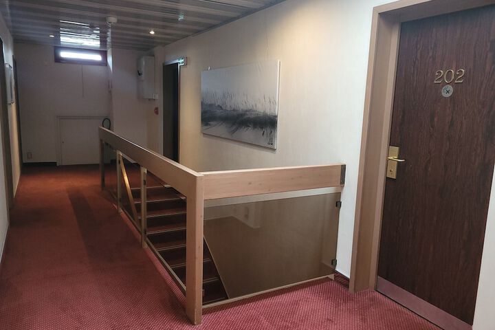 Ballroom/Hall 117 of 143