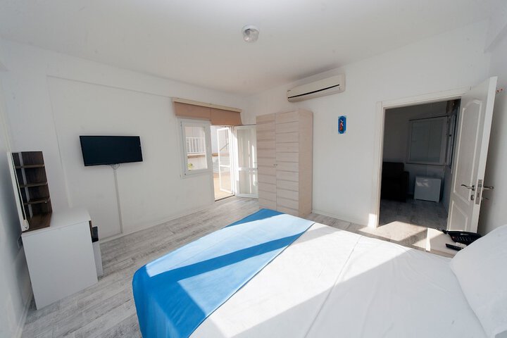 Room 9 of 60