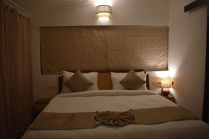 Room 8 of 96