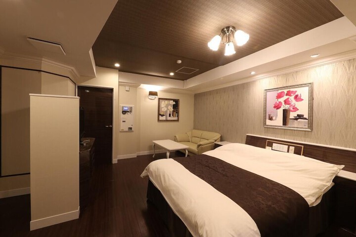 Room 5 of 15