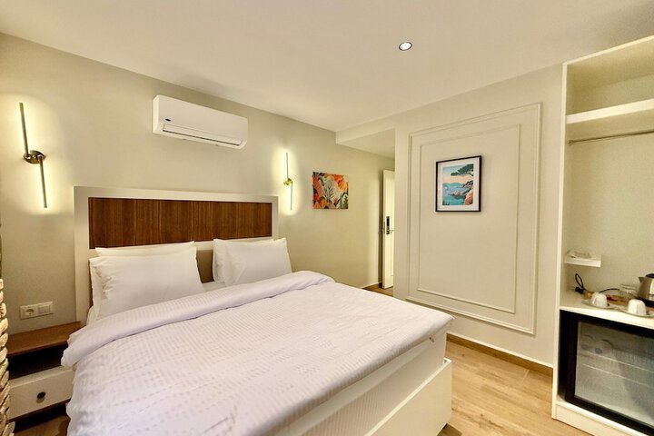 Room 15 of 126