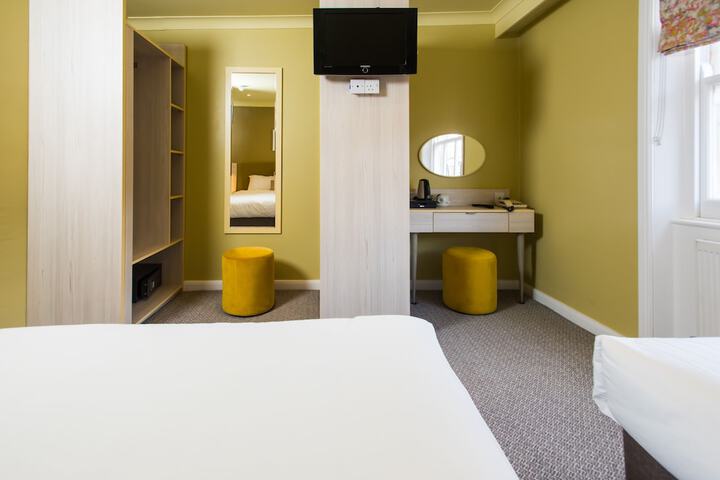 Room 10 of 69