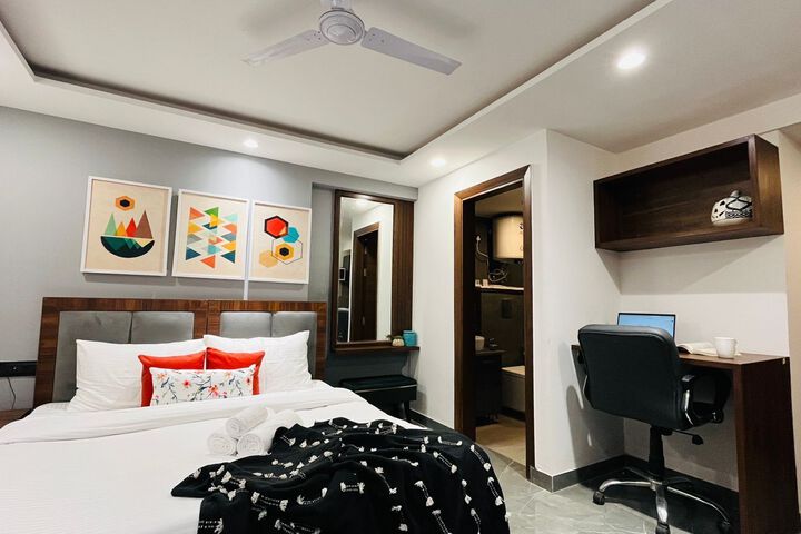 Room 13 of 17