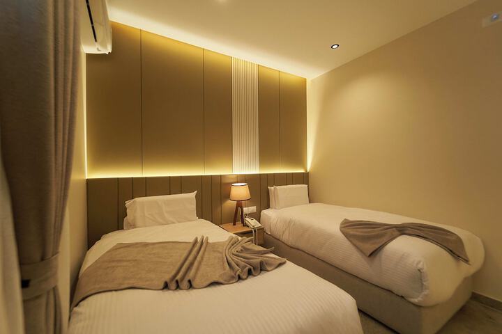 Room 65 of 148