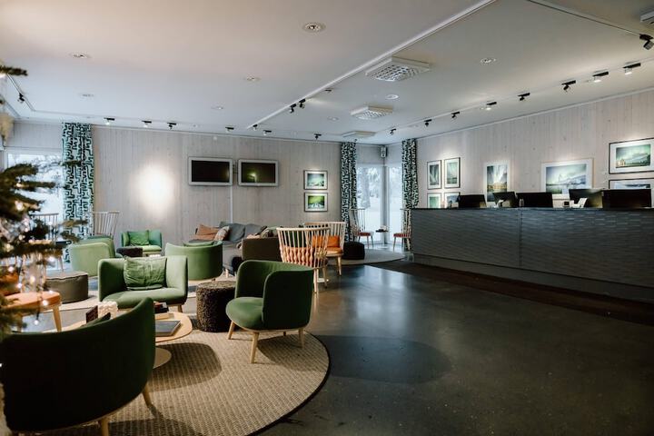 Guest Lobby