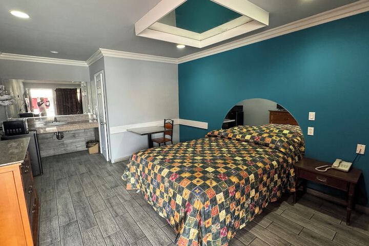 Room 9 of 31