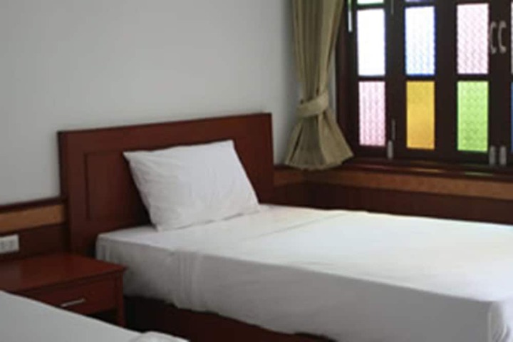 Room 4 of 14