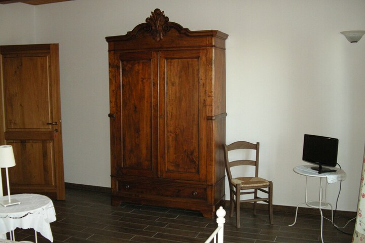 Room 5 of 14