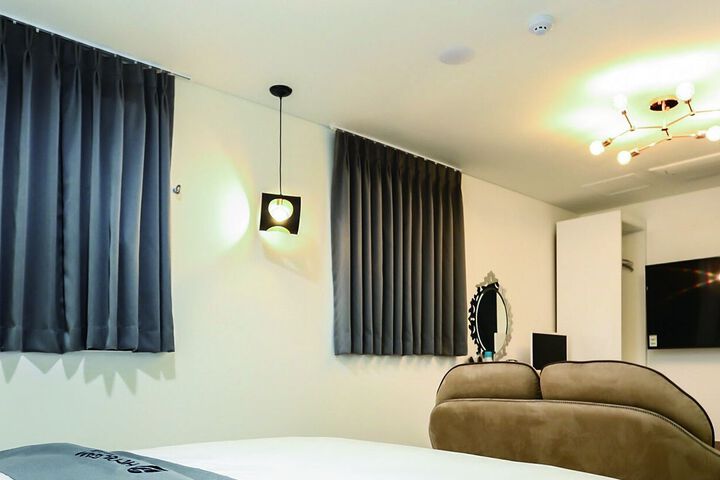 Room 106 of 165