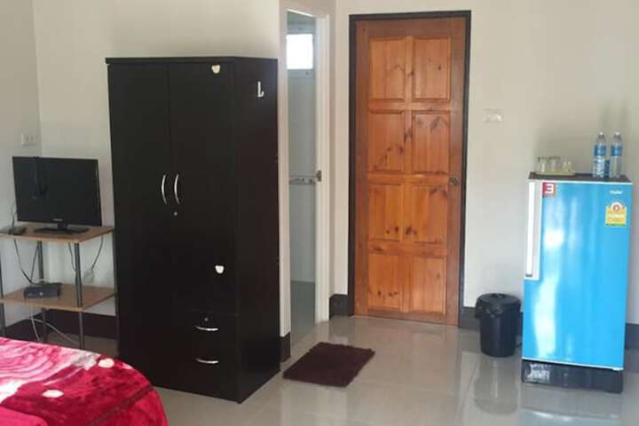 Room 5 of 11