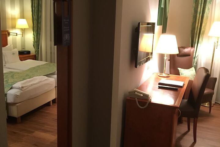 Room 11 of 87