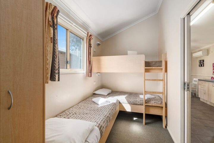Room 3 of 96