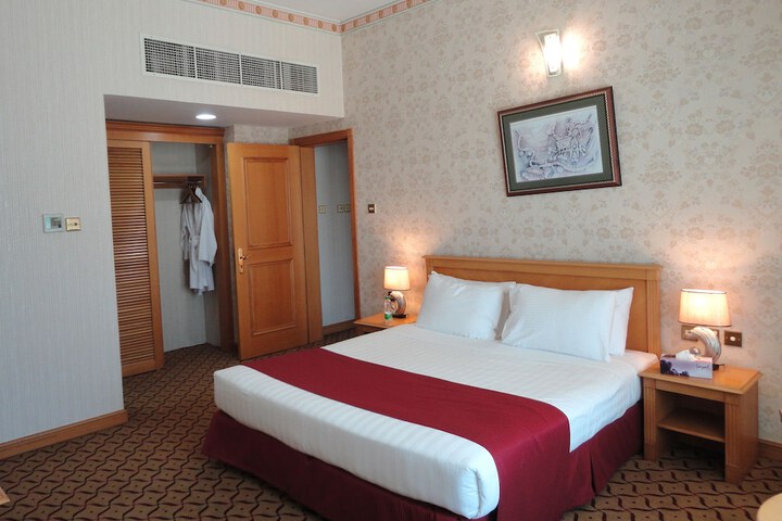 Room 28 of 71