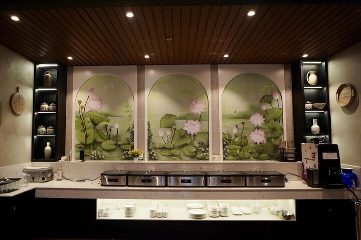 Dining 55 of 70