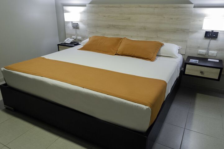 Room 12 of 34