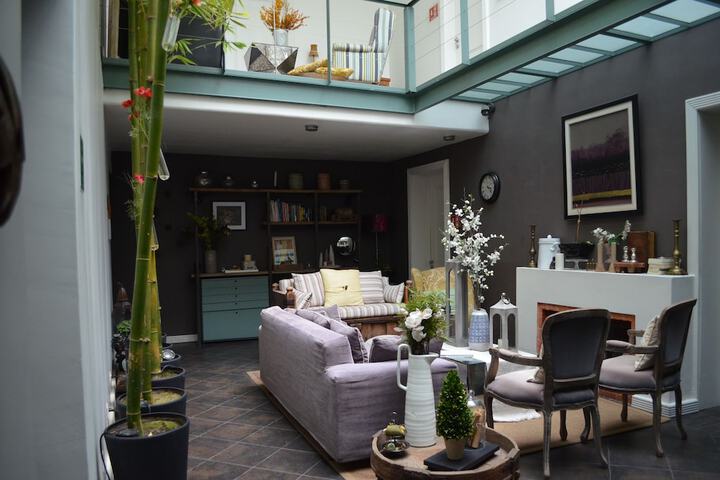 Guest Lobby