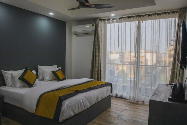 Room 6 of 22