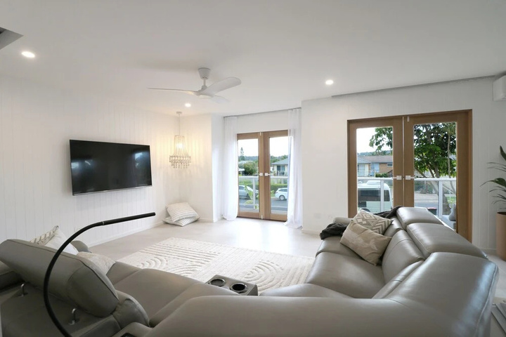 Room 2 of 16