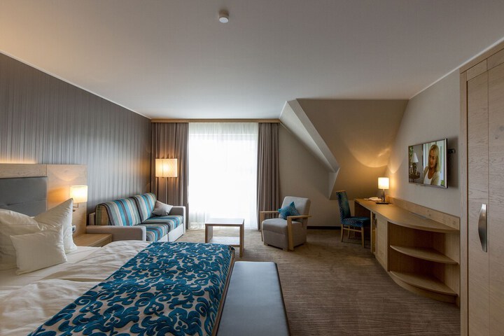 Room 10 of 65