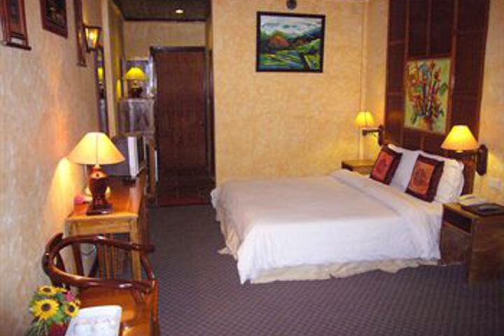 Room 6 of 23
