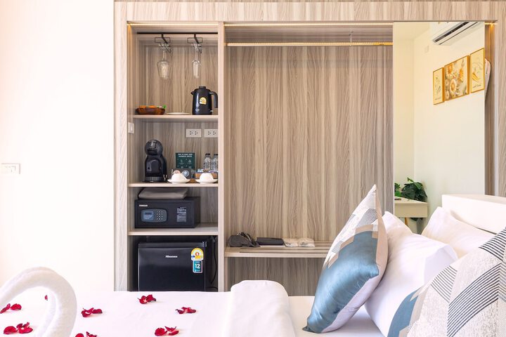 Room 71 of 293