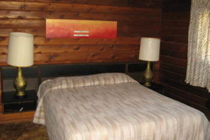 Room 9 of 14