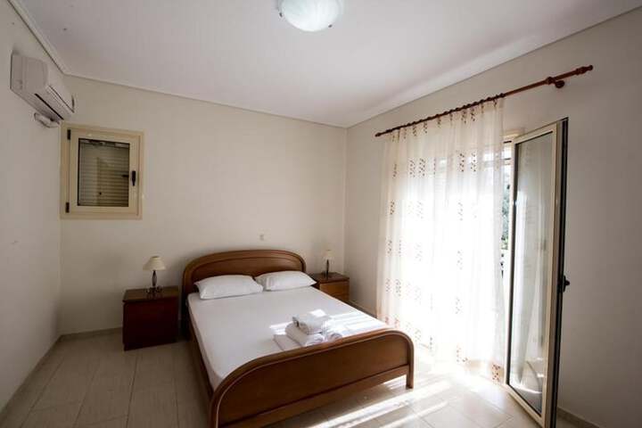 Room 3 of 56