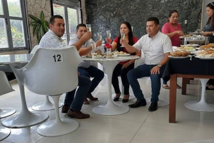 Breakfast/Coffee Service 17 of 20