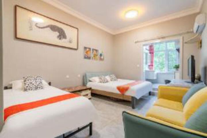 Room 4 of 6