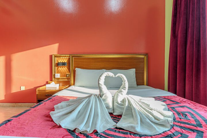 Room 8 of 15