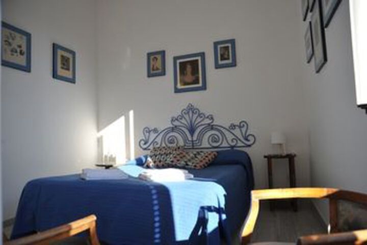 Room 33 of 110