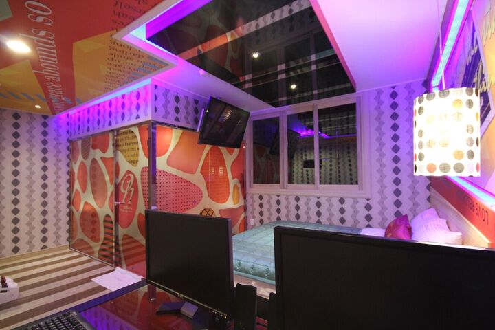 Room 37 of 156