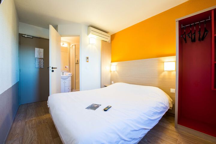 Room 25 of 44