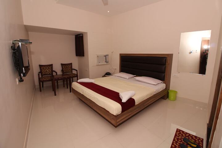 Room 28 of 56