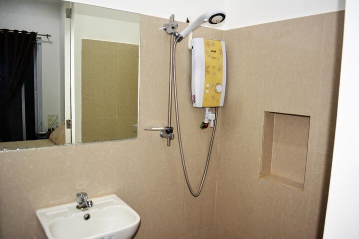 Room 30 of 46