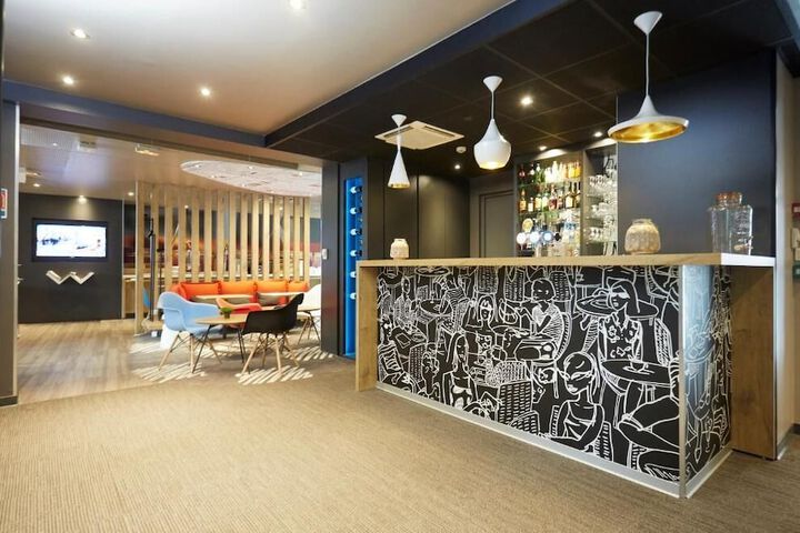 Entrance & Lobby