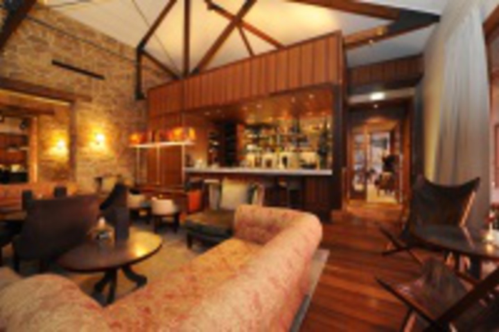 Lounge 197 of 706