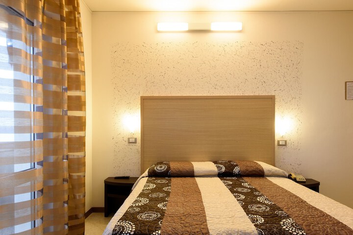 Room 13 of 49
