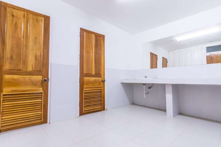 Room 8 of 11