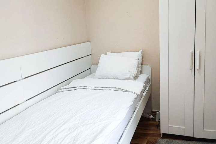 Room 2 of 12