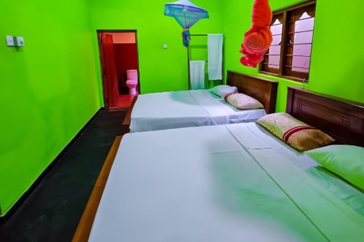 Room 7 of 33