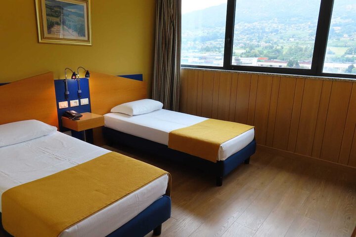 Room 6 of 57