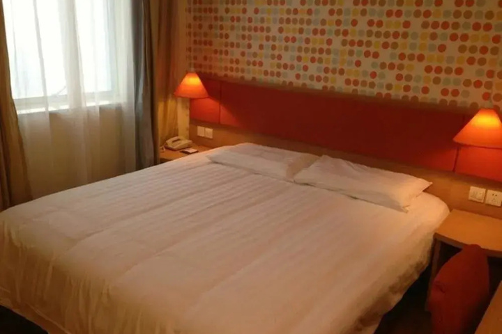 Room 3 of 12
