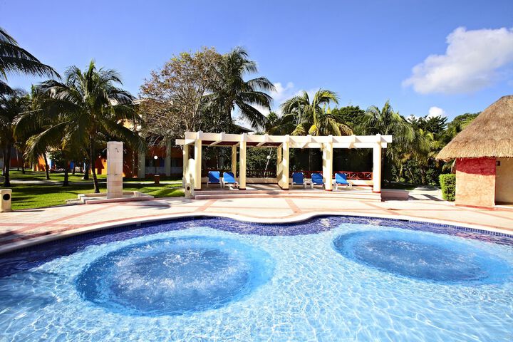 Pools & Facilities