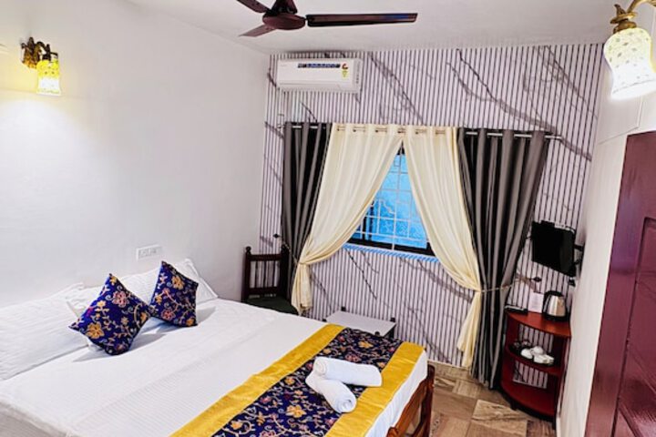 Room 34 of 84