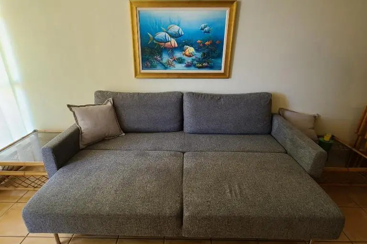 Room 6 of 13